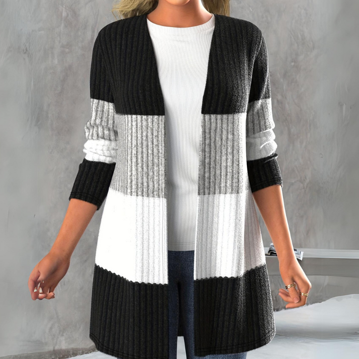 Asta - Warm sweater - Modern sweater - Comfortable fit