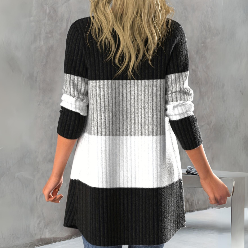 Asta - Warm sweater - Modern sweater - Comfortable fit