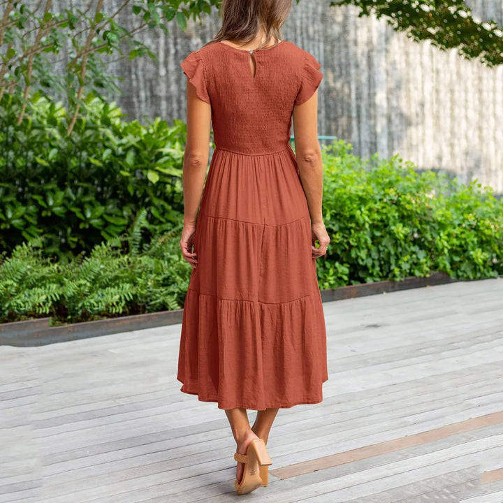 Elegant Maxi Dress with Figure-Flattering Fit