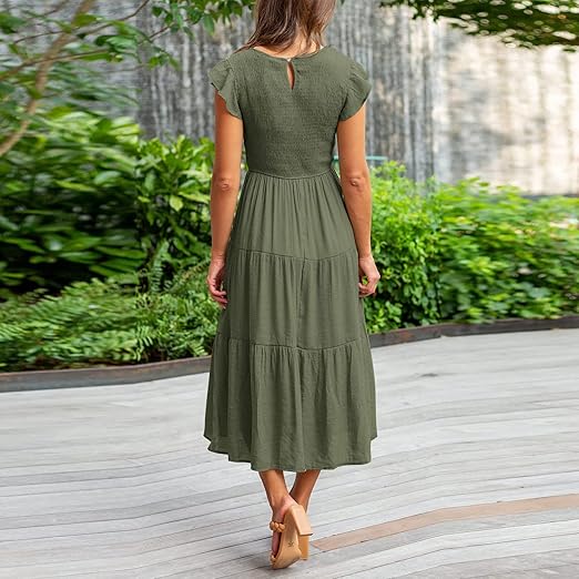 Elegant Maxi Dress with Figure-Flattering Fit