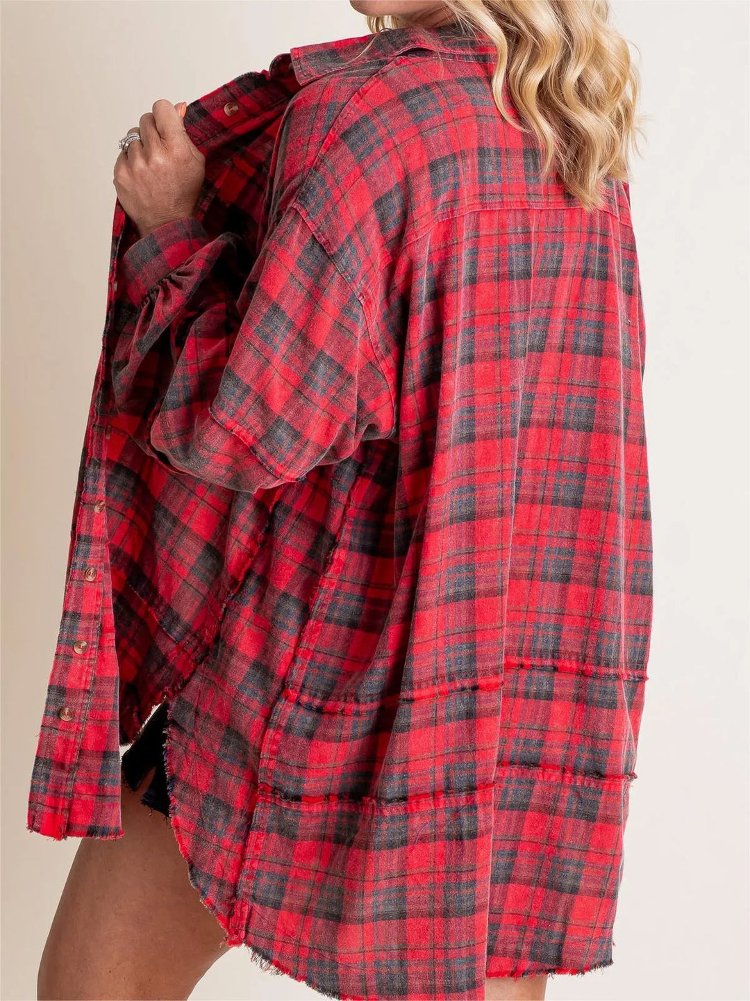 WOMEN'S RAW EDGE OVERSIZED SHIRT JACKET WITH POCKETS