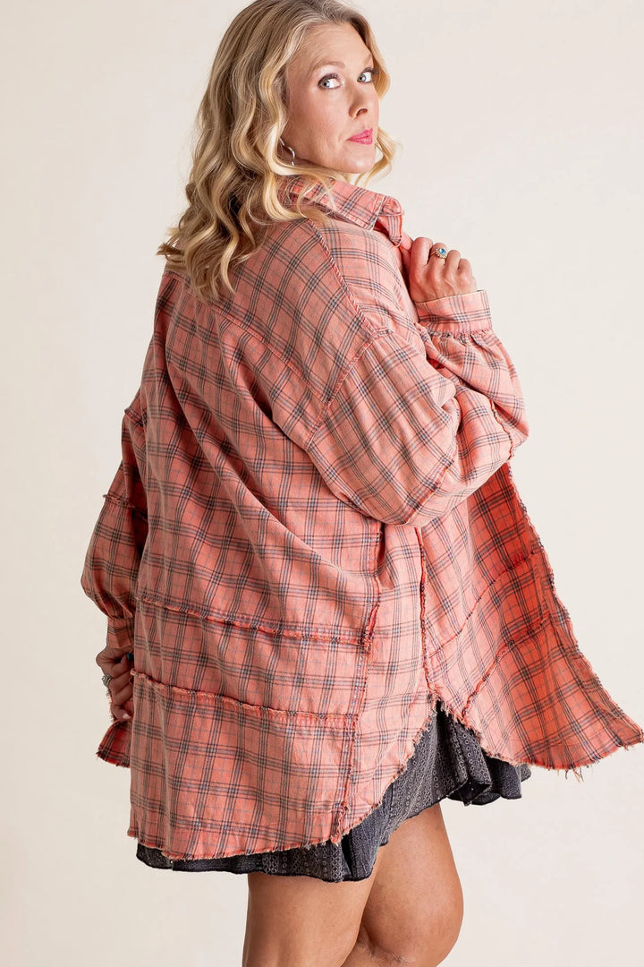 WOMEN'S RAW EDGE OVERSIZED SHIRT JACKET WITH POCKETS