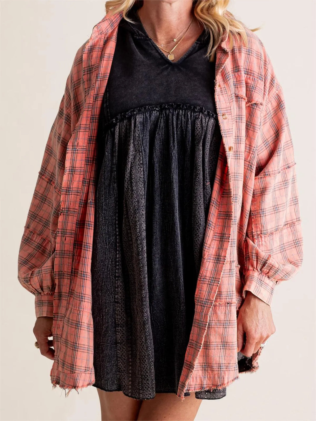 WOMEN'S RAW EDGE OVERSIZED SHIRT JACKET WITH POCKETS