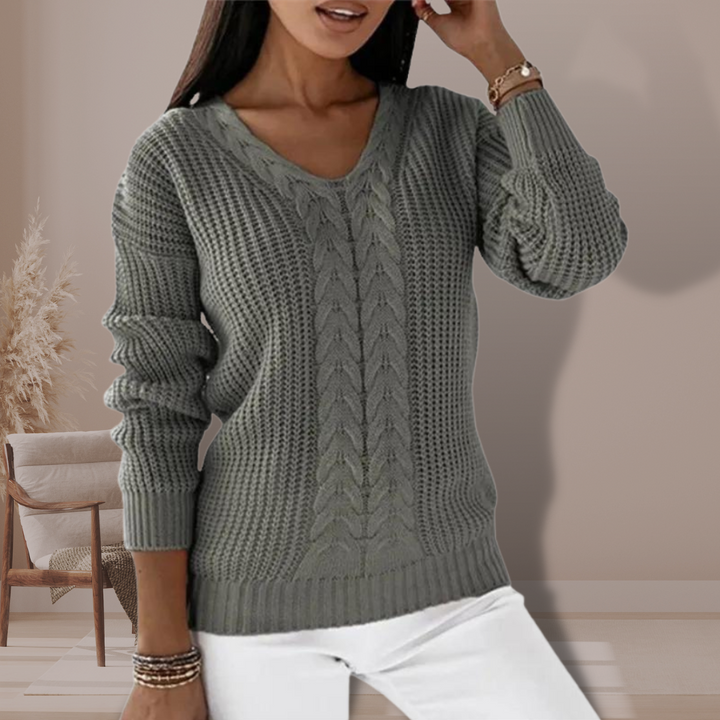 Ellah - Cable sweater with V-neckline