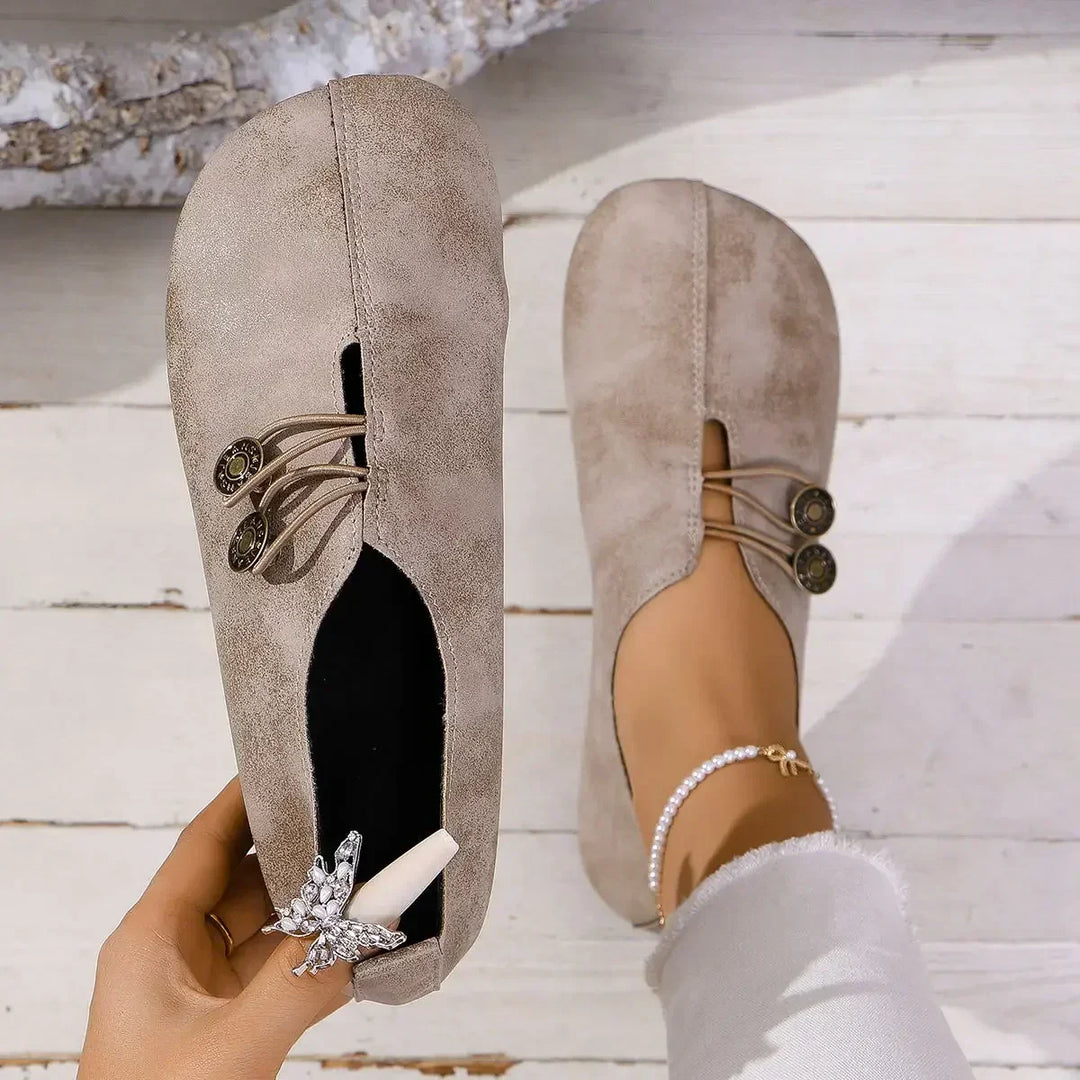 Eirlys | Double-Button Comfort Flats