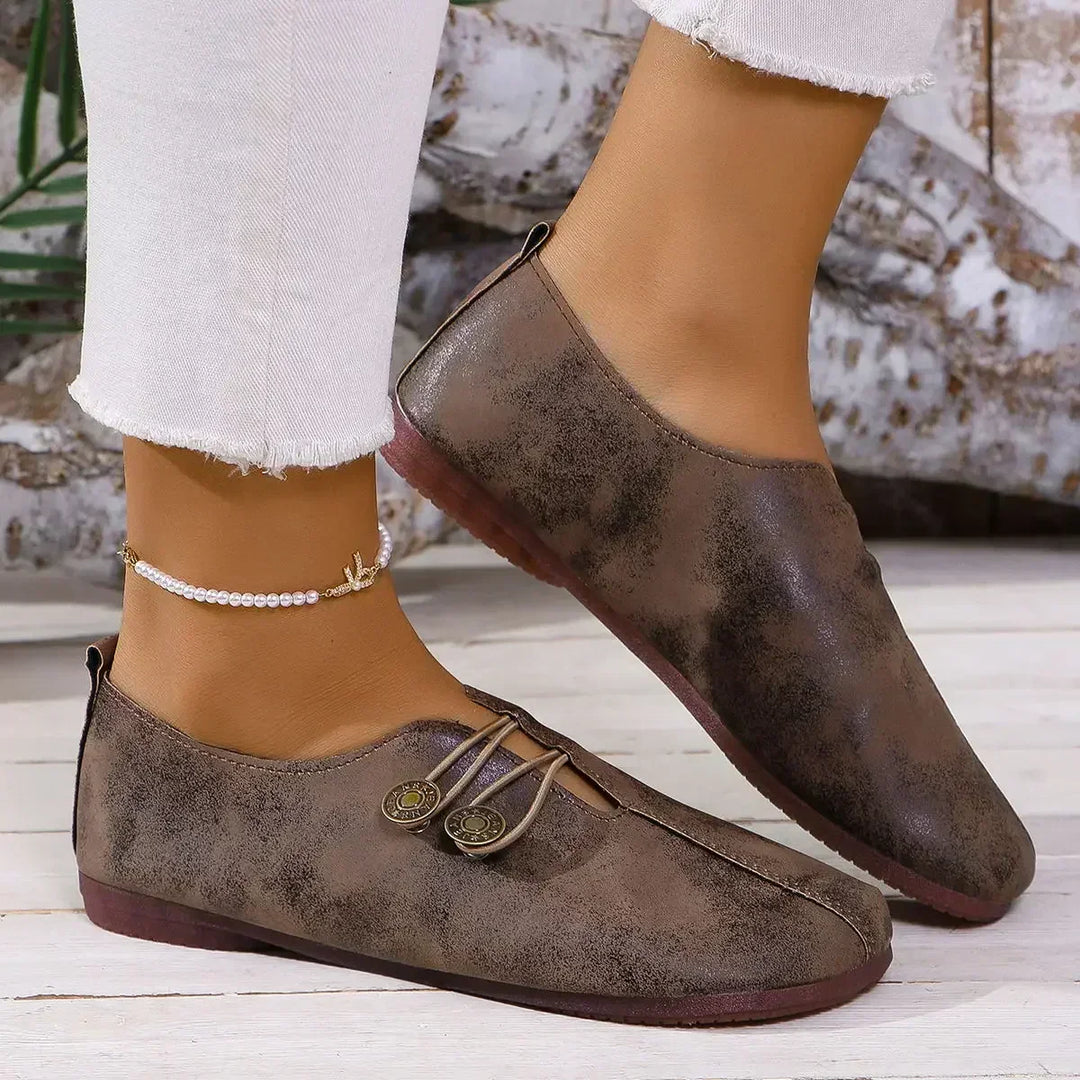 Eirlys | Double-Button Comfort Flats