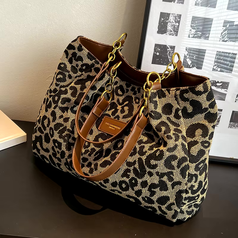 Ismo Leopard Patterned Canvas Tote