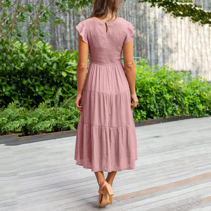 Elegant Maxi Dress with Figure-Flattering Fit