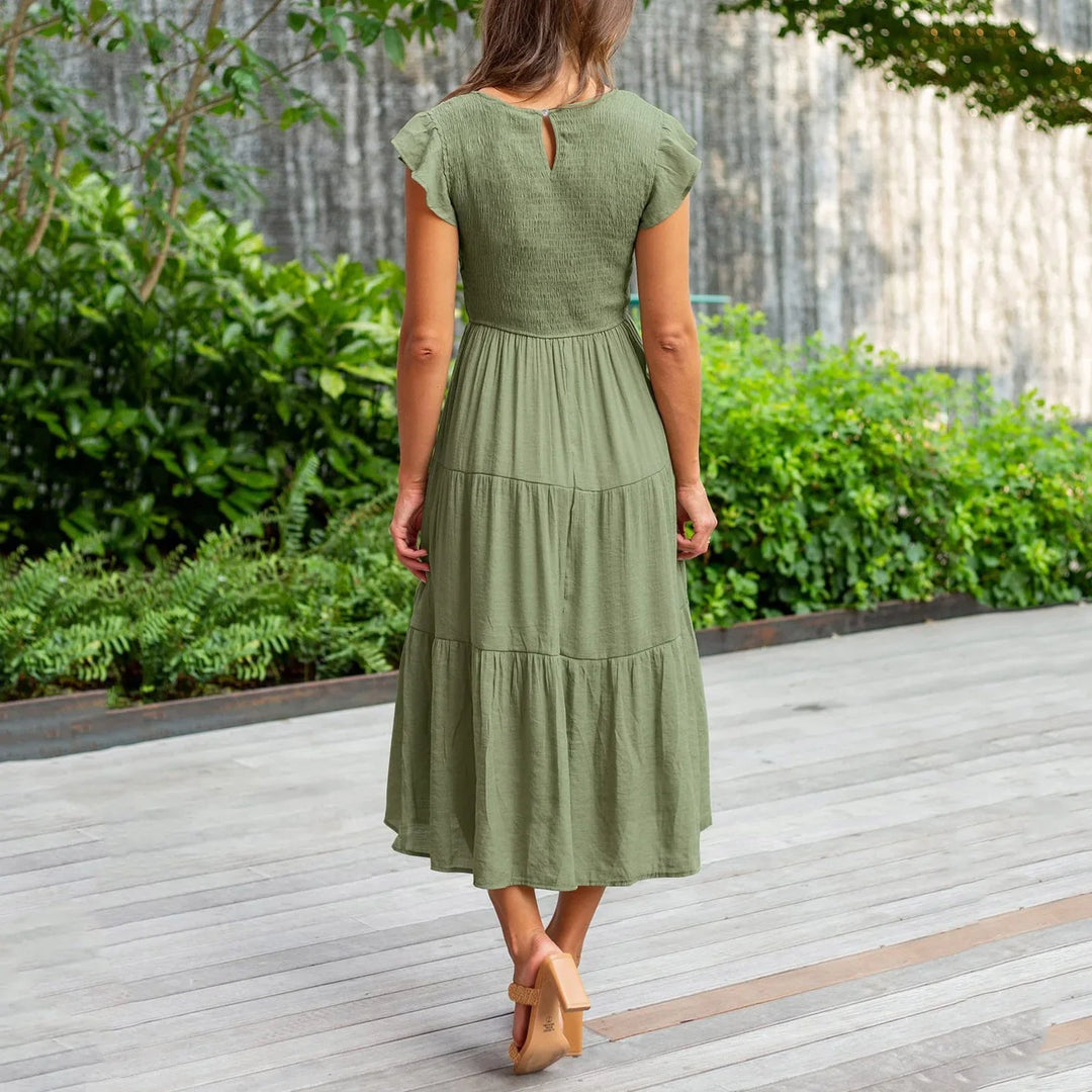 Elegant Maxi Dress with Figure-Flattering Fit